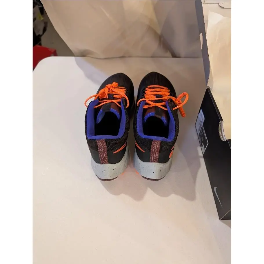 Nike shoes - Black/Orange 2