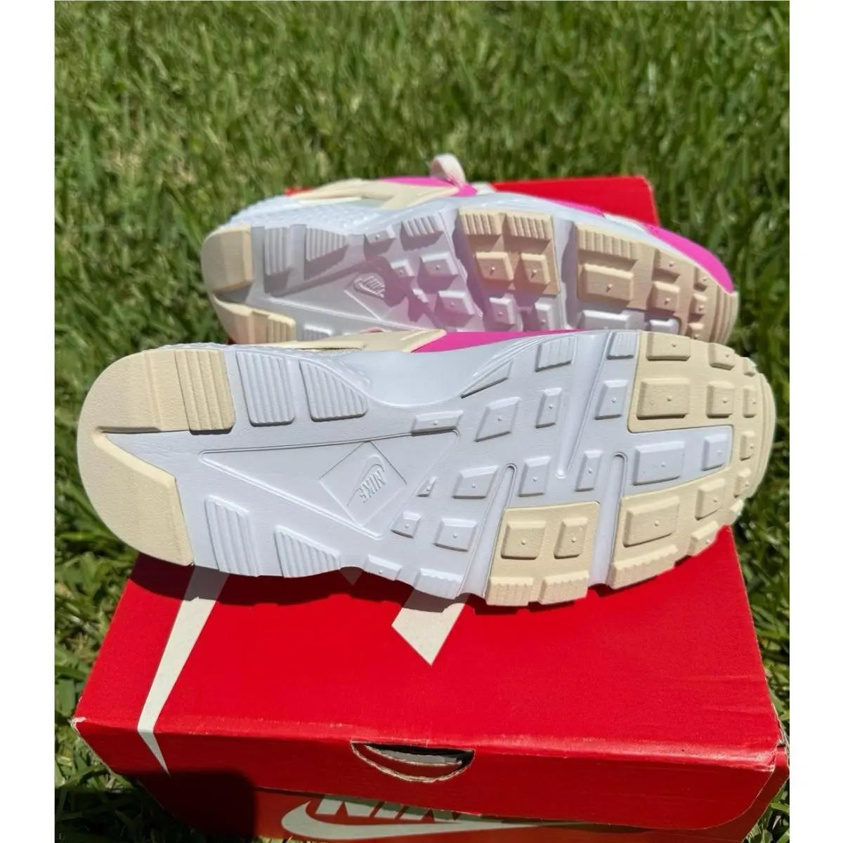 Nike shoes - Nike Essentialist - Essentialist - Pink 3