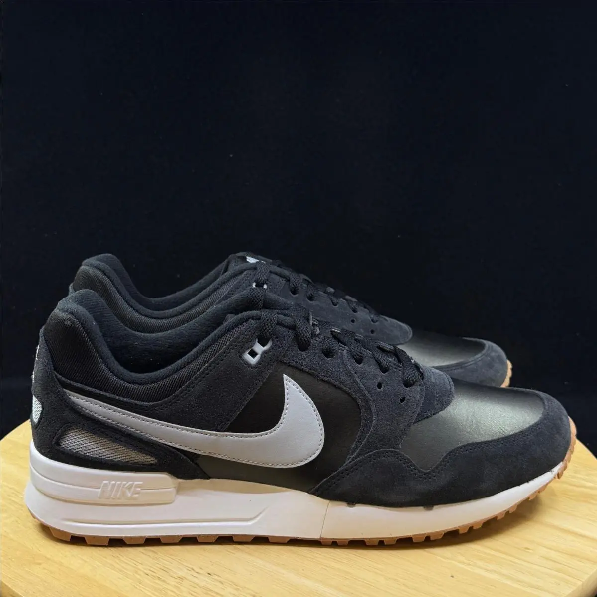 Nike shoes - Black 3