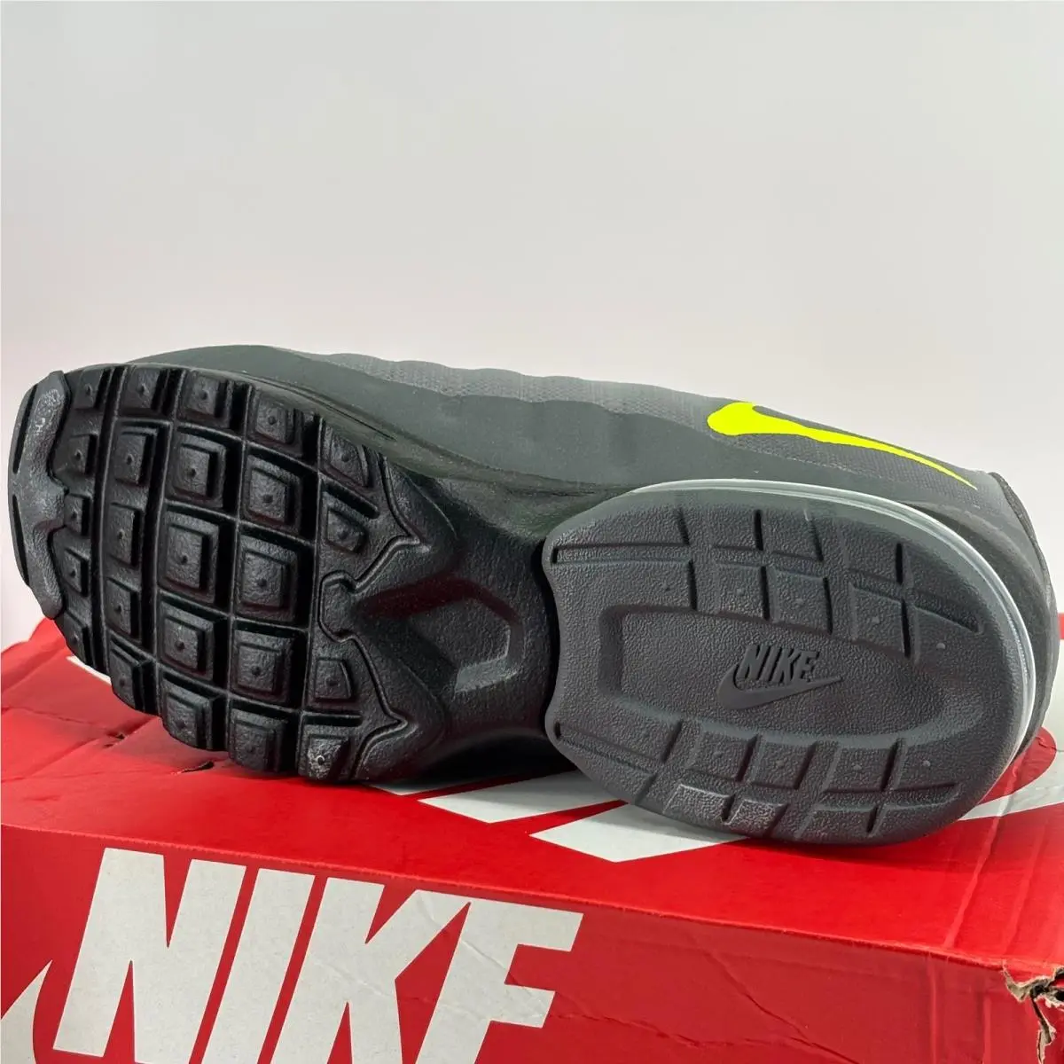 Nike shoes - Nike Air Max Invigor - Air Max Invigor - Gray 1