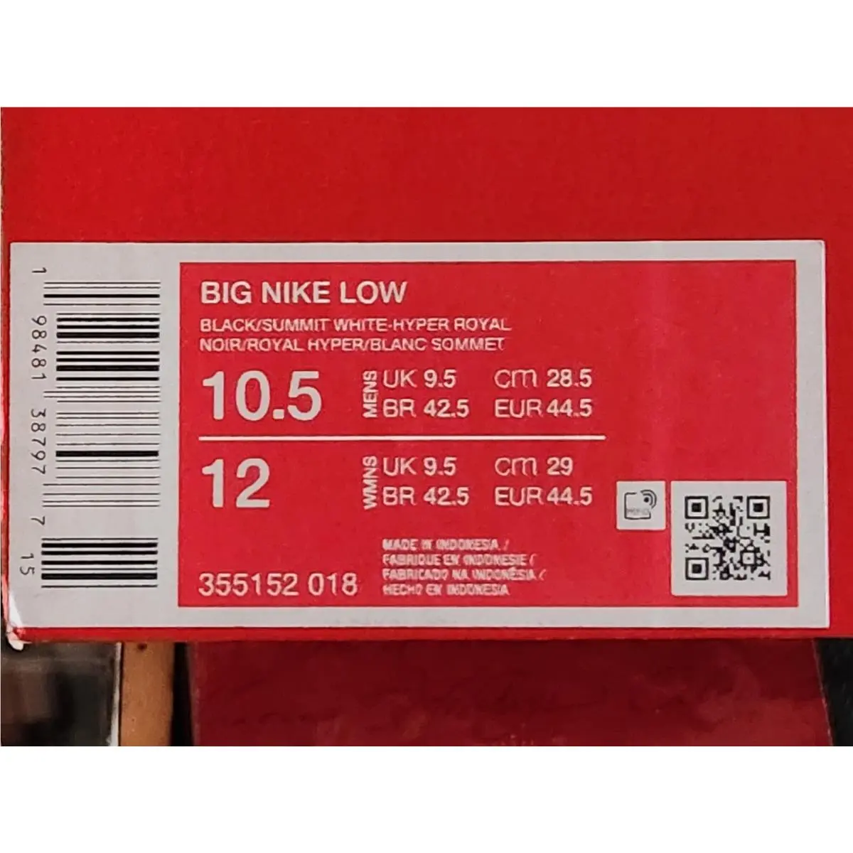 Nike shoes - Black, White, Blue 7