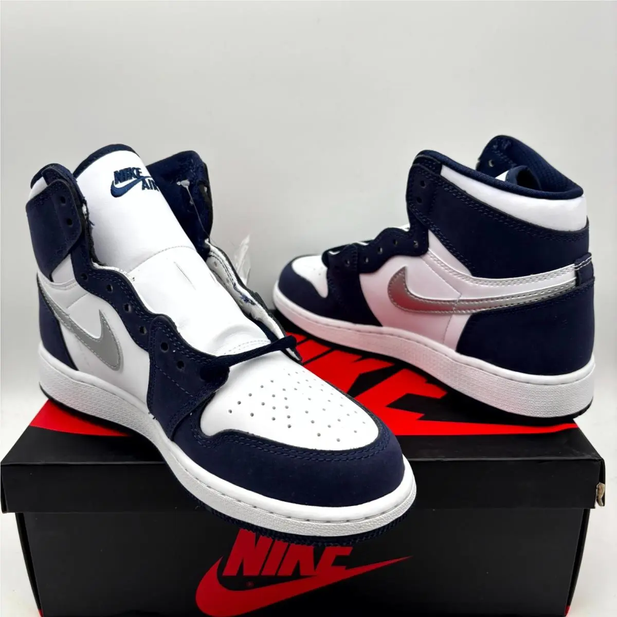 Nike shoes - Nike Air Jordan 1 Retro High OG GS - 575441-141 - Midnight Navy (UPC: 194498335673) 1