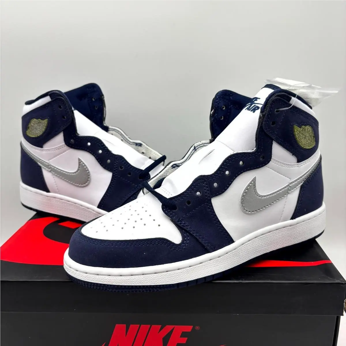 Nike shoes - Nike Air Jordan 1 Retro High OG GS - 575441-141 - Midnight Navy (UPC: 194498335673) 2