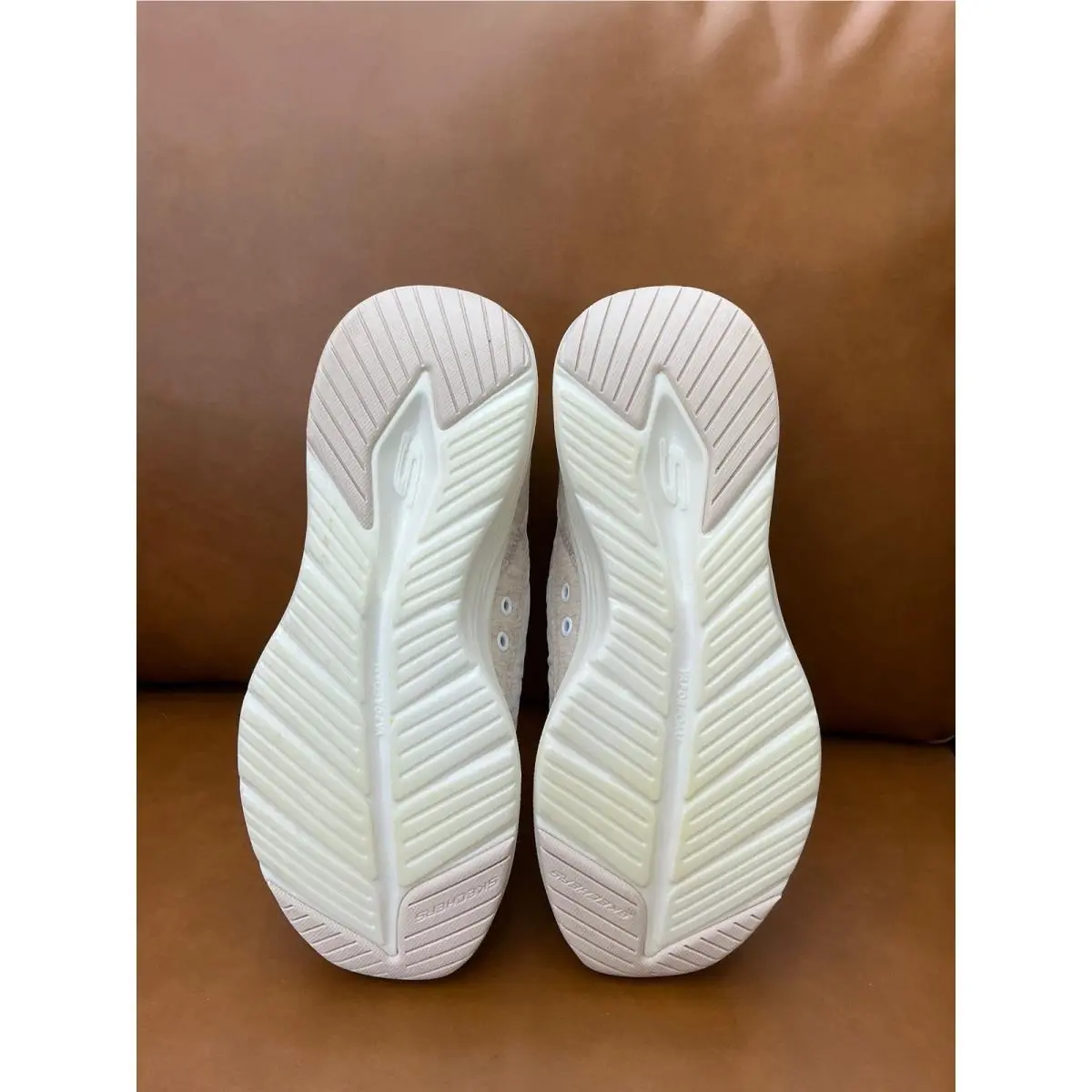 Skechers shoes - Skechers Slip-ins Contour Foam Quiet Luxury - White 1