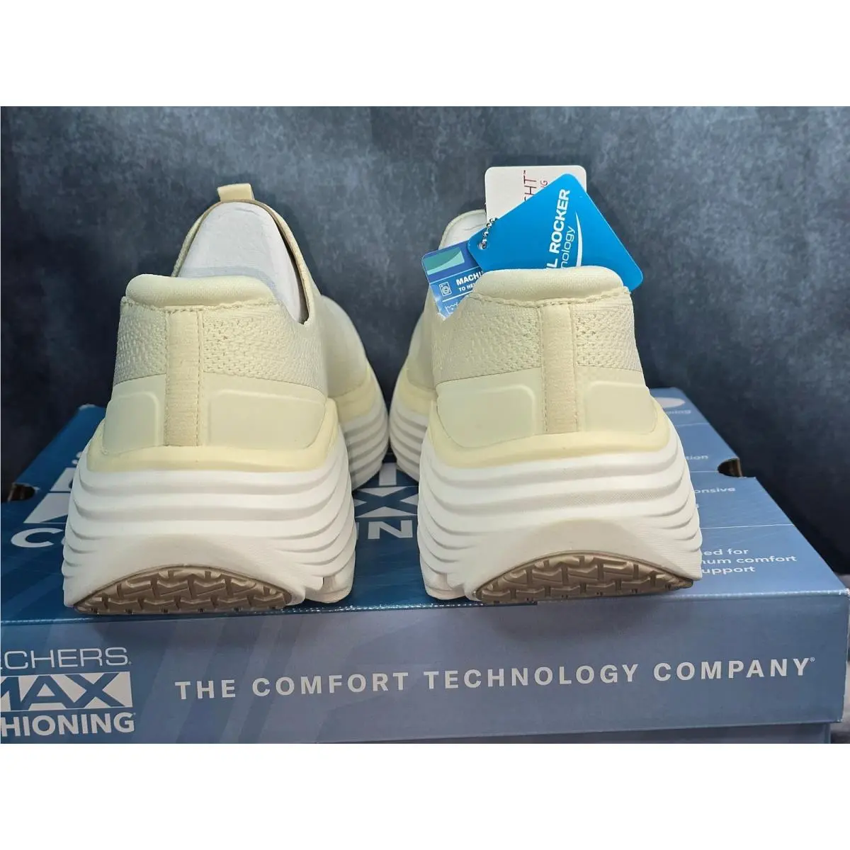 Skechers shoes - SKECHERS GO RUN MAX CUSHIONING - White 1