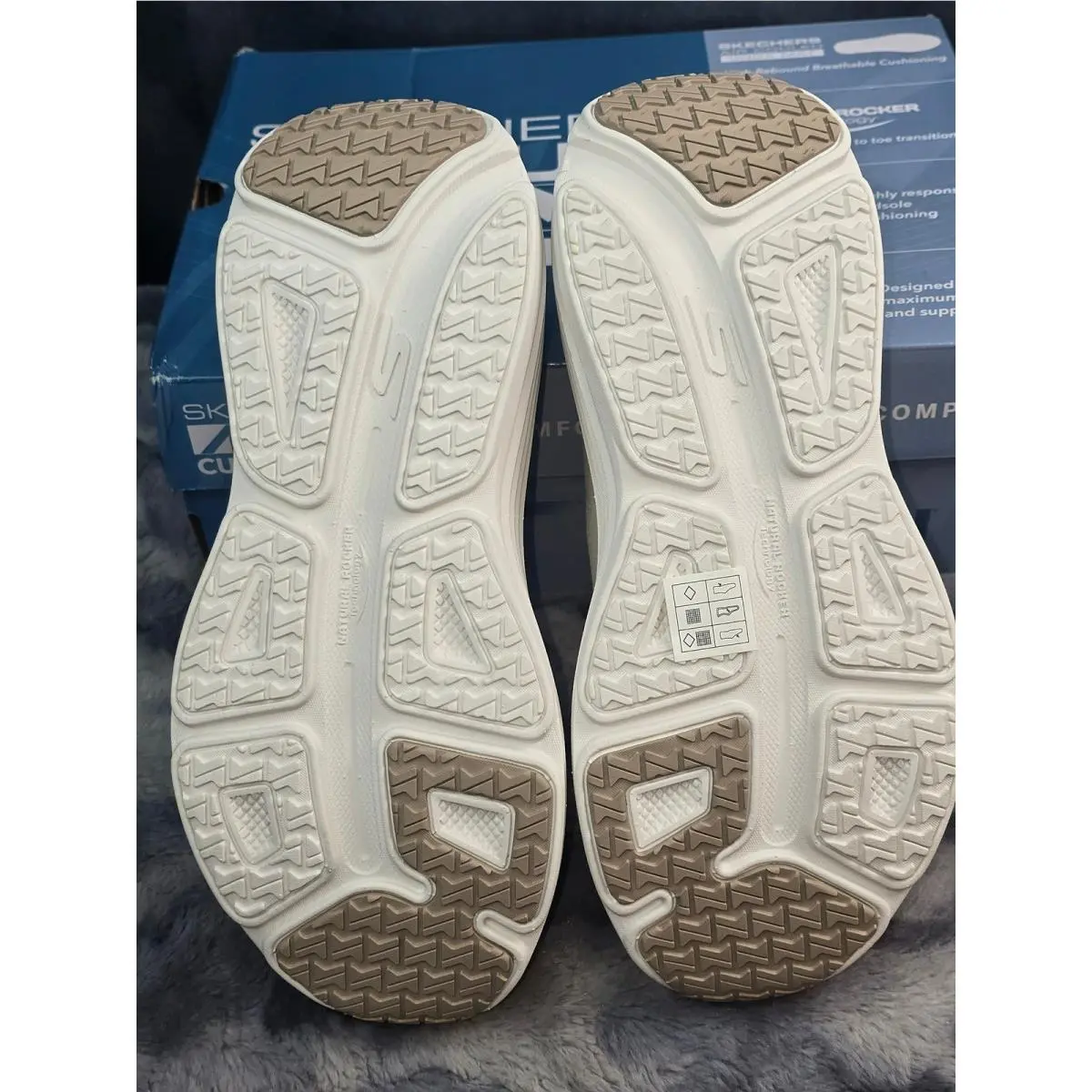 Skechers shoes - SKECHERS GO RUN MAX CUSHIONING - White 4