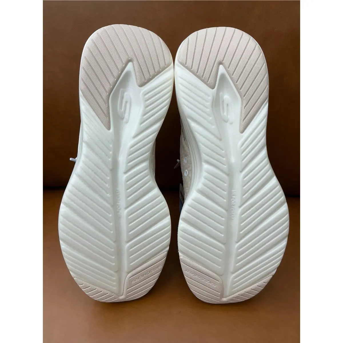 Skechers shoes - Hands Free Slip-ins Quiet Luxury - White 2