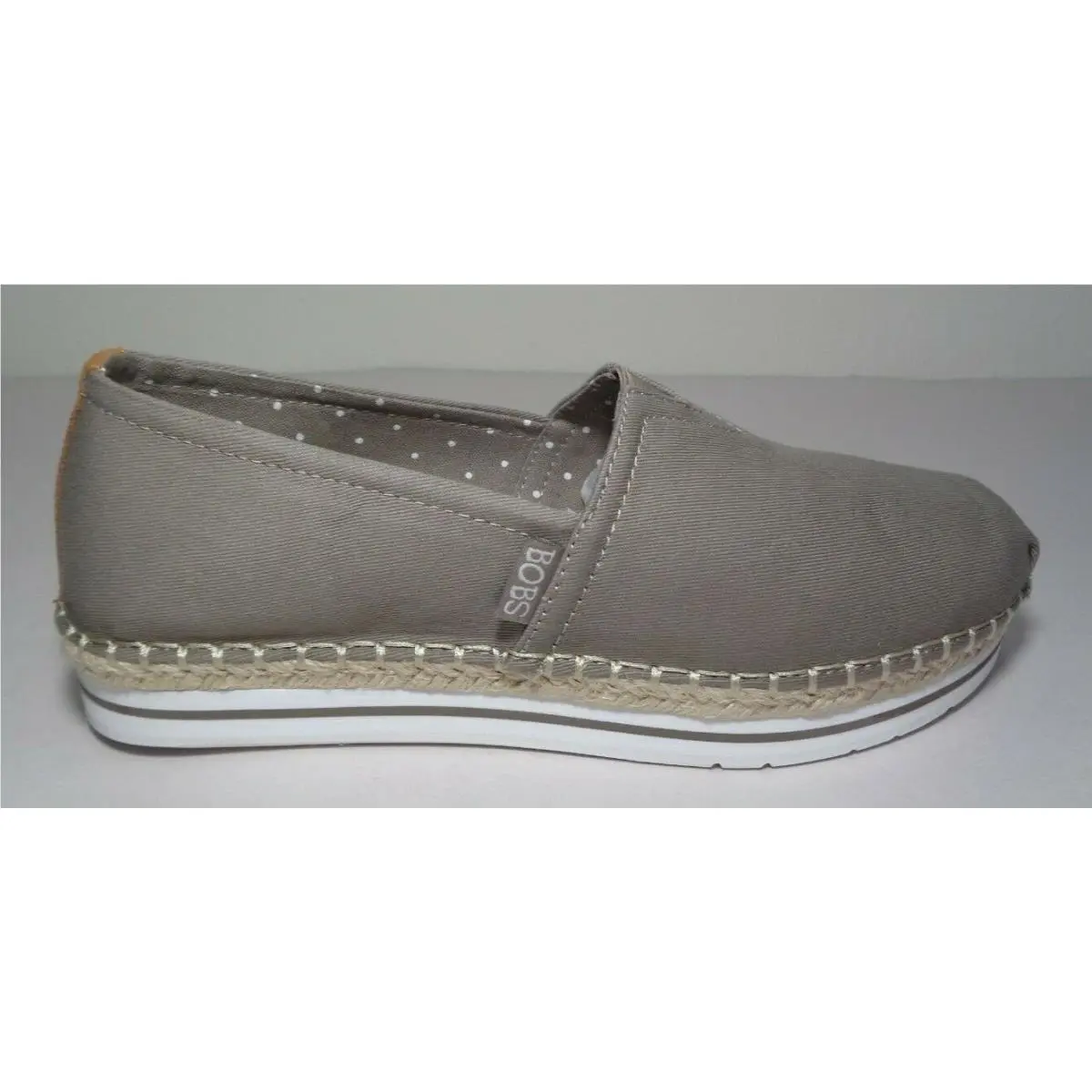 Skechers shoes - Beige (UPC: 193113073822) 0