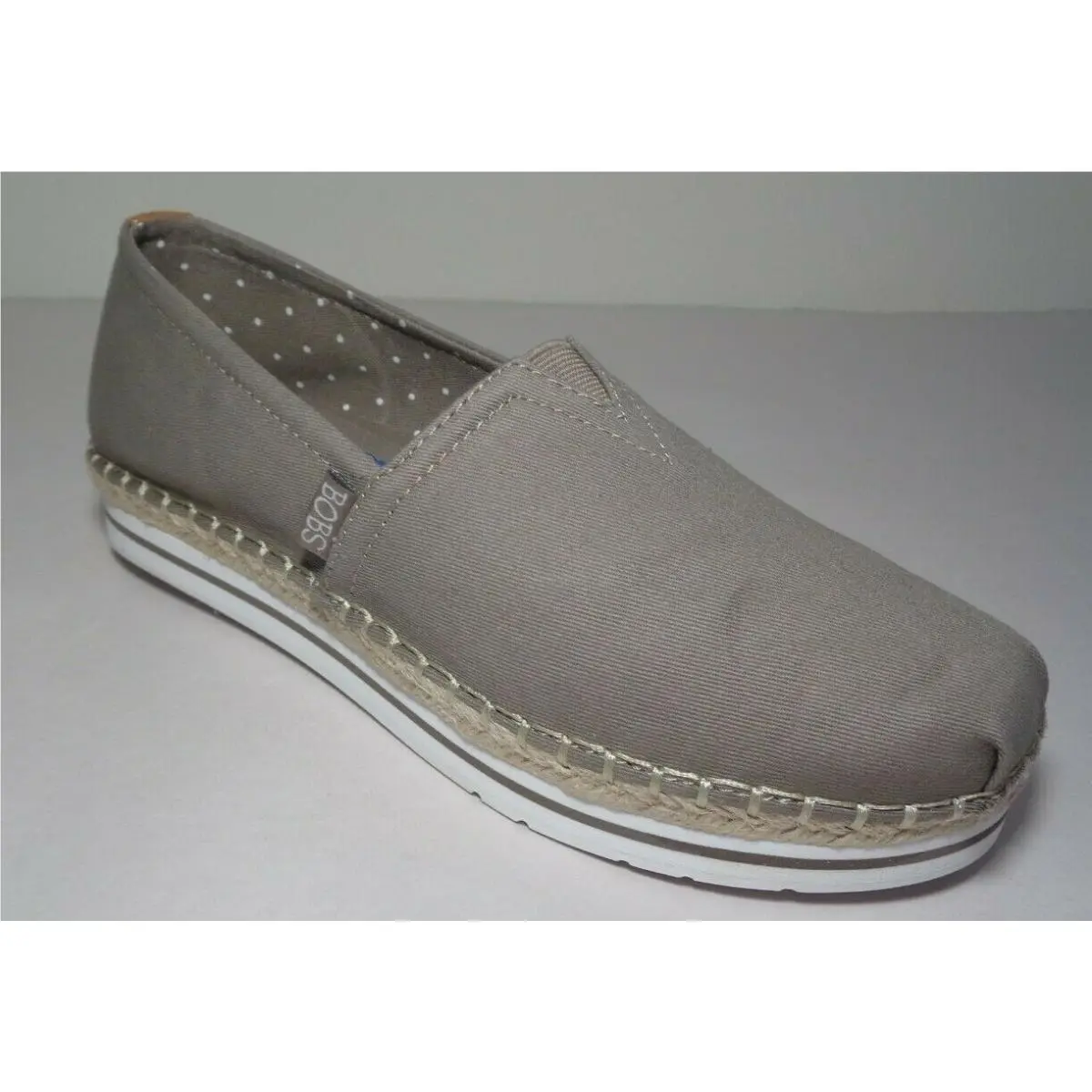 Skechers shoes - Beige (UPC: 193113073822) 1