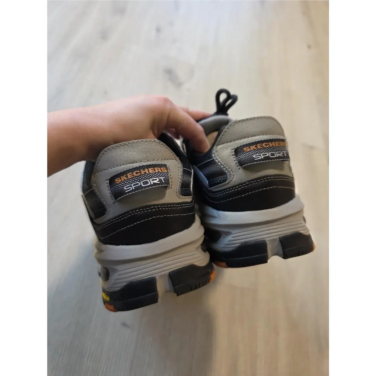 Skechers shoes - Taupe/Black 5