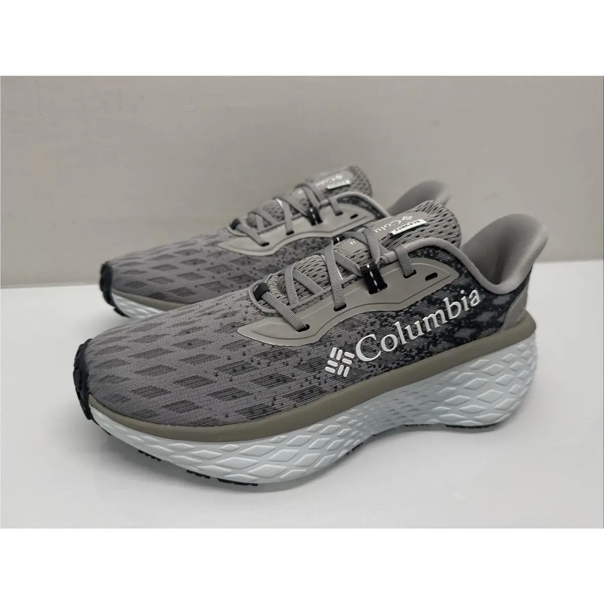 Columbia Konos Elevate Hiking Trail Steam Skylight Women`s 9.5