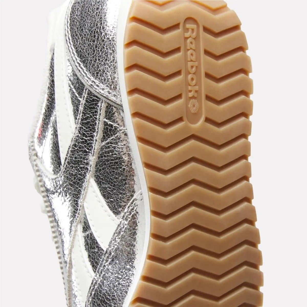 Reebok shoes - Silver/Chalk/Gum 4