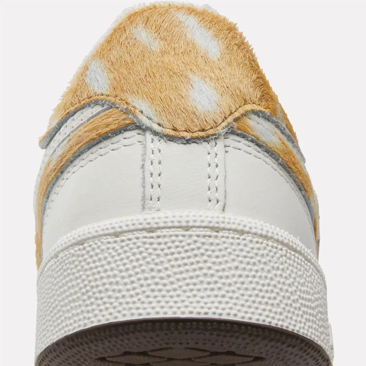Reebok shoes - Chalk/Chalk/Brown 3
