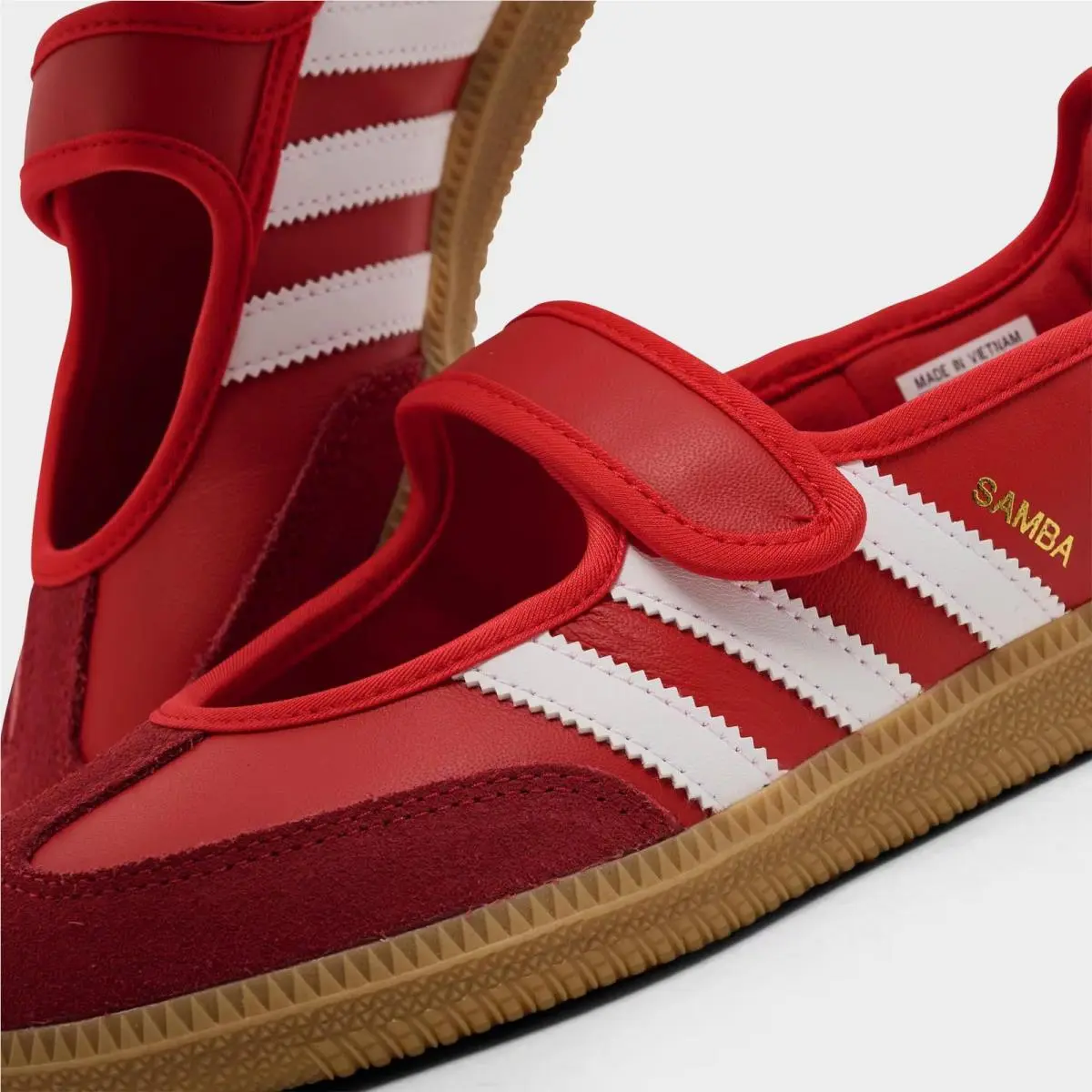 Adidas shoes - JQ6446 610 - Better Scarlet/Team Victory Red/Gum 0