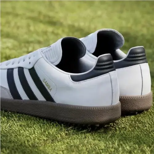 Adidas shoes - Cloud White / Core Black / Gum 8