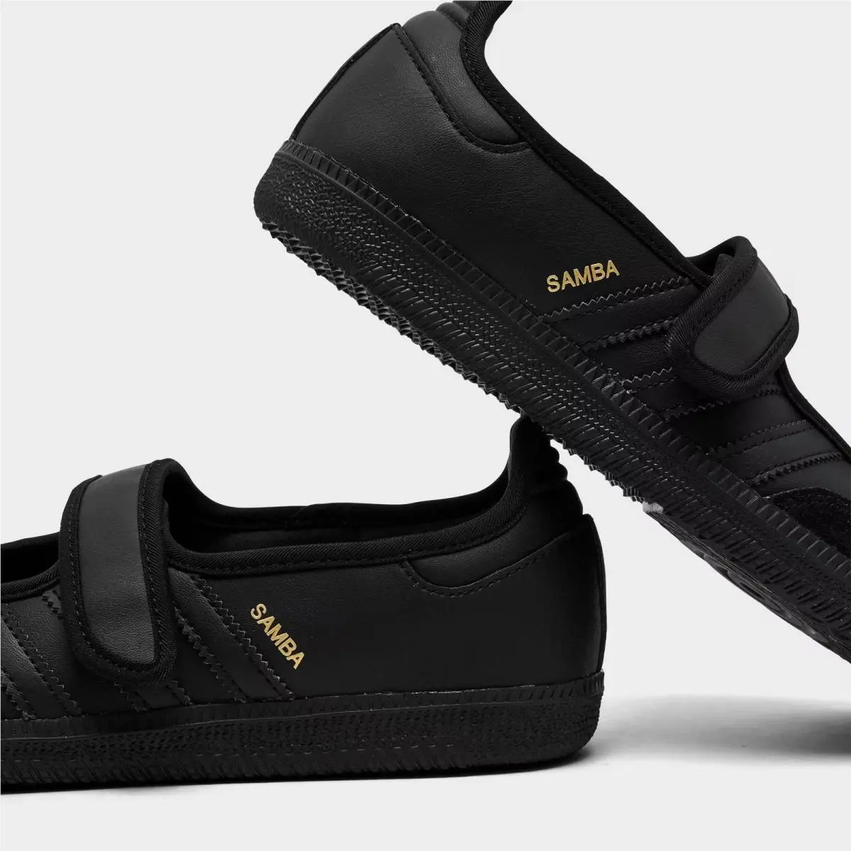 Adidas shoes - LA0968 001 - Core Black/Core Black/Core Black 0