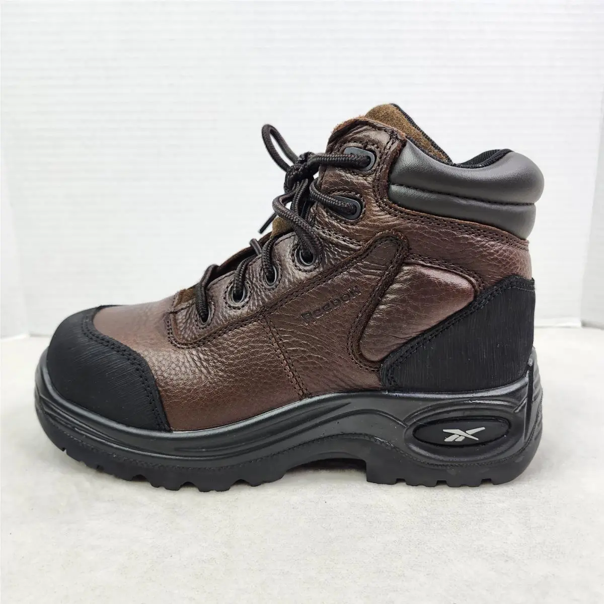 Reebok shoes - Esd - Esd - Brown (UPC: 690774133945) 1