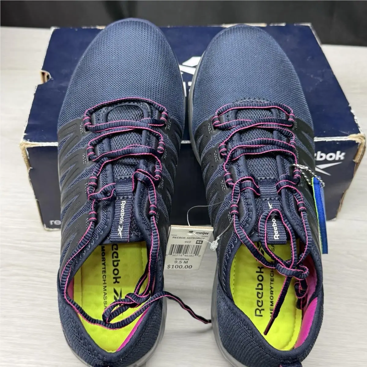 Reebok shoes - Purple (UPC: 690774463820) 1