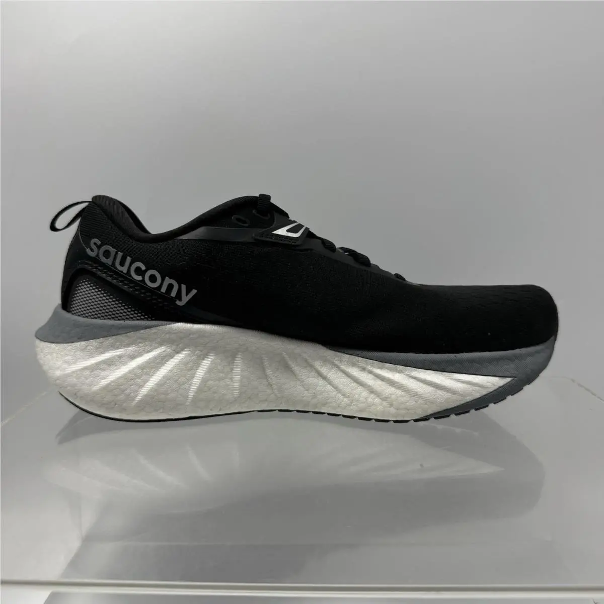 Saucony shoes - Saucony Triumph 22 - Triumph - S10964-200 - Black 1