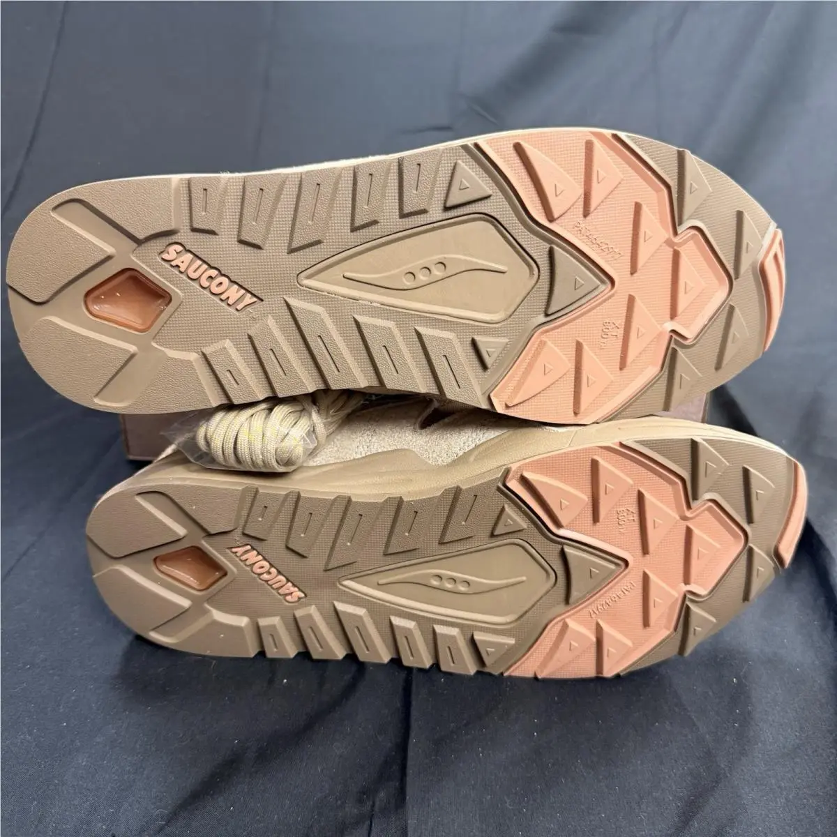 Saucony shoes - Saucony Grid Shadow 2 - Grid Shadow - Beige 3