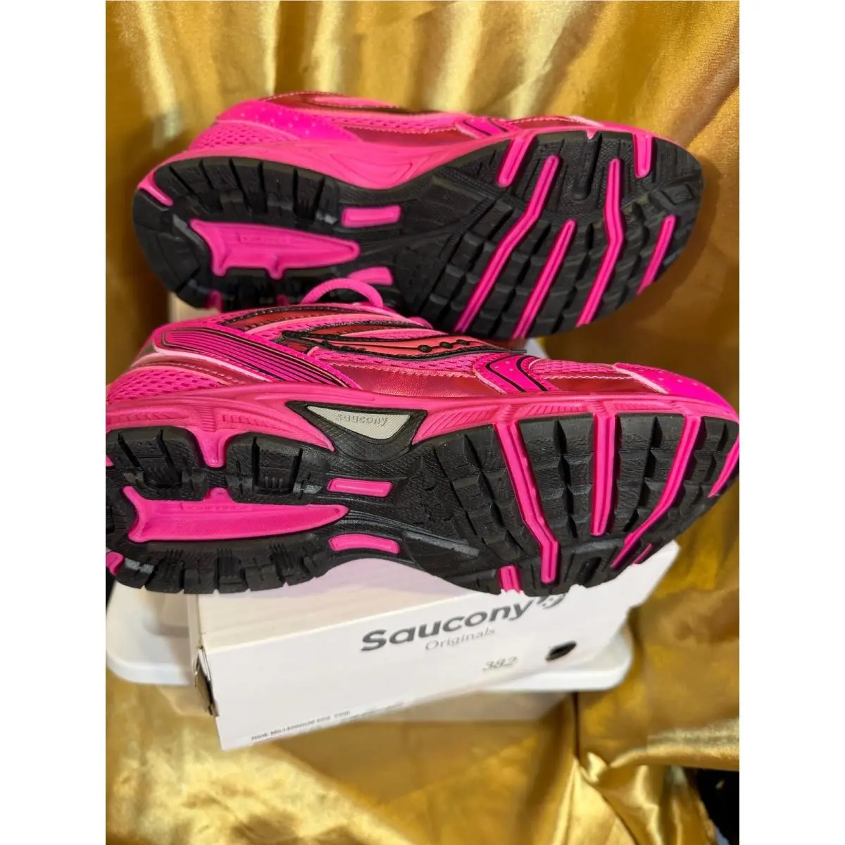 Saucony shoes - Pink 2