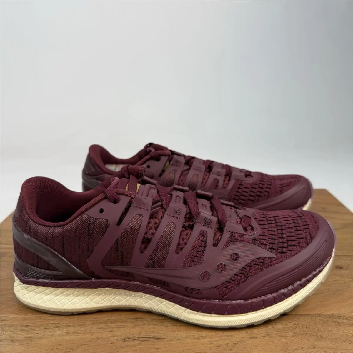 Mens Saucony Liberty Iso Low Athletic Running Sneakers Shoes Size 7 D