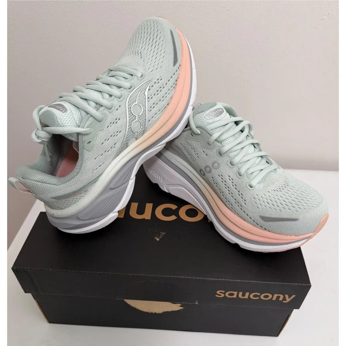 Saucony Hurricane 25 Womens Running Shoes Mist Cameo S11026-123