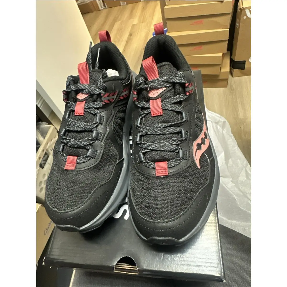 Saucony Excursion TR17 Trail Running Sneakers Womens 8.5 Medium Black/shadow