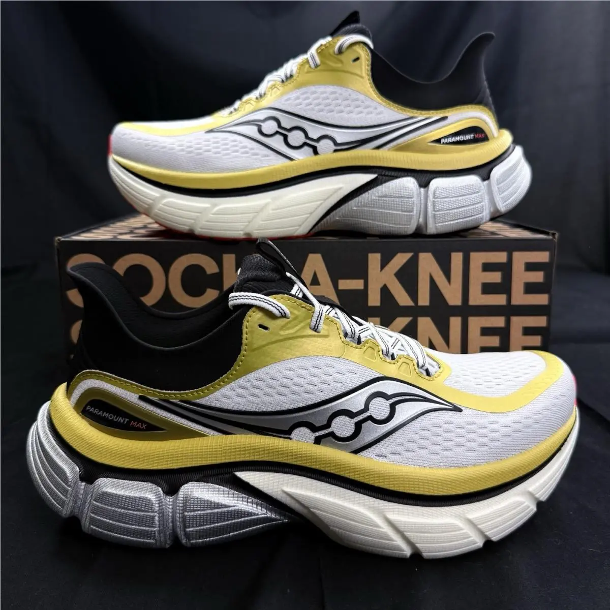 Size 9 Saucony Paramount Max Men’s Running Shoes White Gold Black Sample