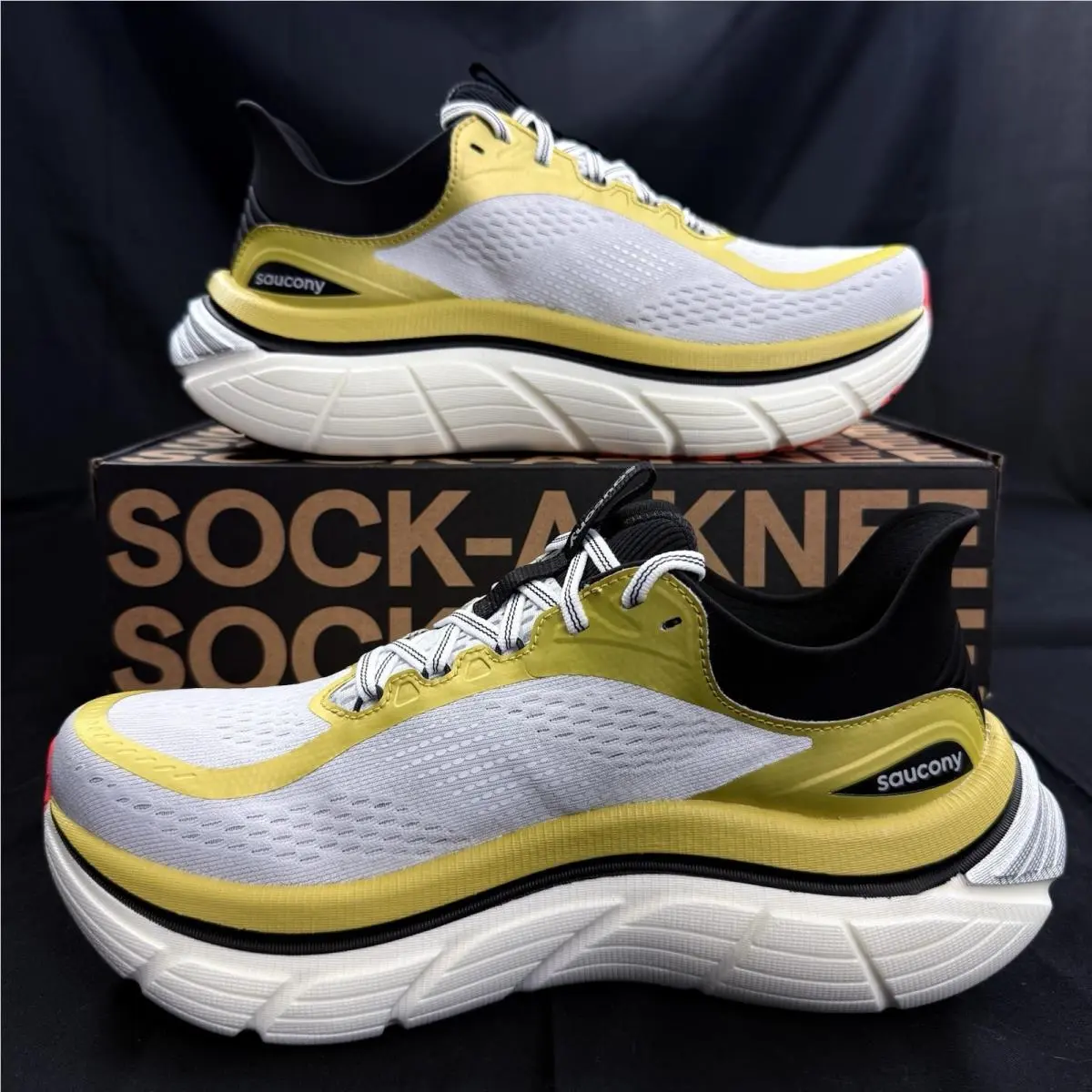 Saucony shoes - Saucony Paramount Max - Paramount Max - SAMPLE - White 0