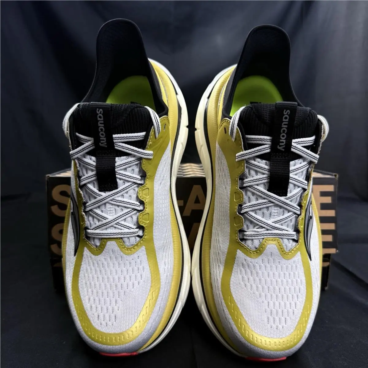 Saucony shoes - Saucony Paramount Max - Paramount Max - SAMPLE - White 1