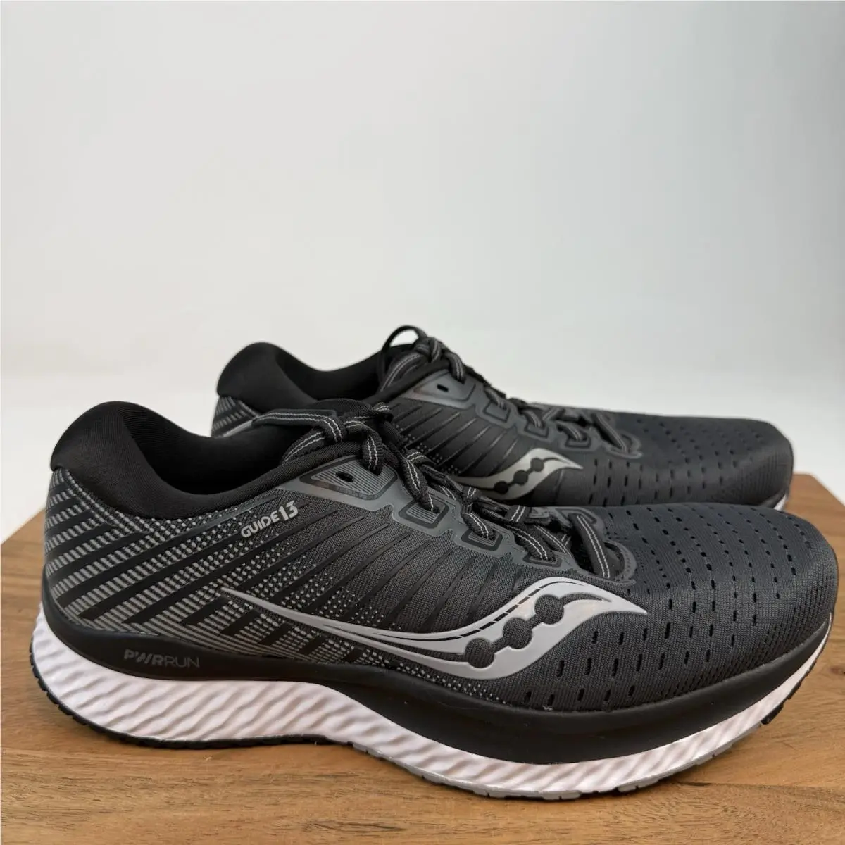 Mens Saucony Guide 13 Black Athletic Running Shoes Sneakers Size 7 M