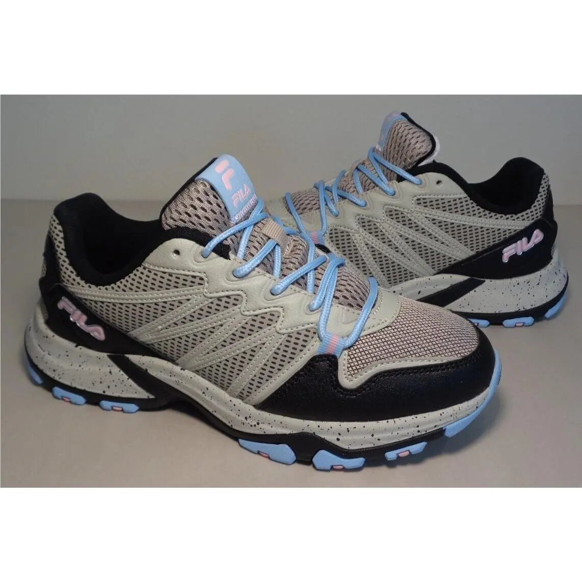 Fila Size 7 M Quadrix Silver / Coral / Blue Trail Sneakers Women`s Shoes