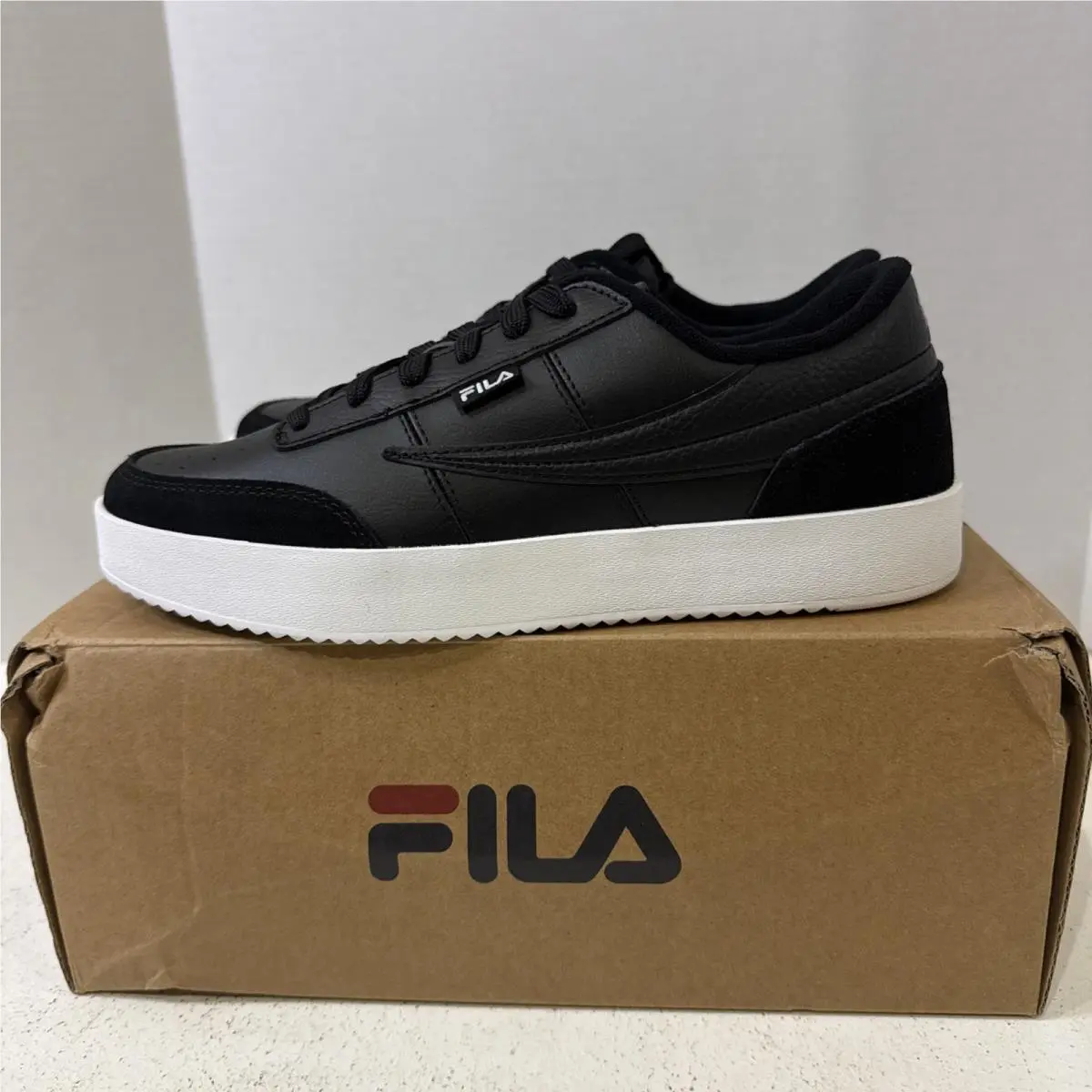 Fila Royalton 7 Mens Black White Sneakers Casual Shoes 1TM02025-003