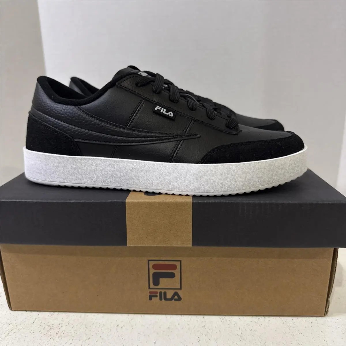 Fila shoes - Fila Royalton Perforated Lace Up - 1TM02025-003 - White 3
