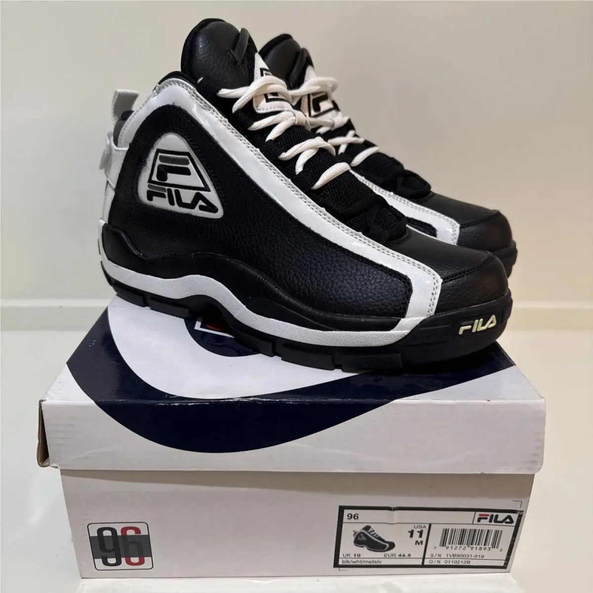 Fila 96 Grant Hill 2 Black White Shoes Men`s sz 11 Bk/wh/sl 1VB90031-019