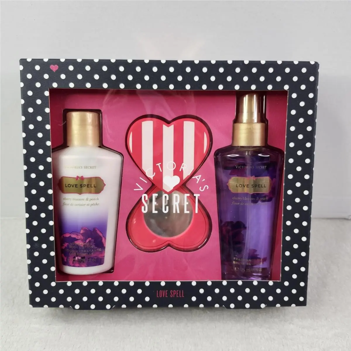 Victoria`s Secret Love Spell Body Lotion 4.2oz Fragrance Mist Gift Set