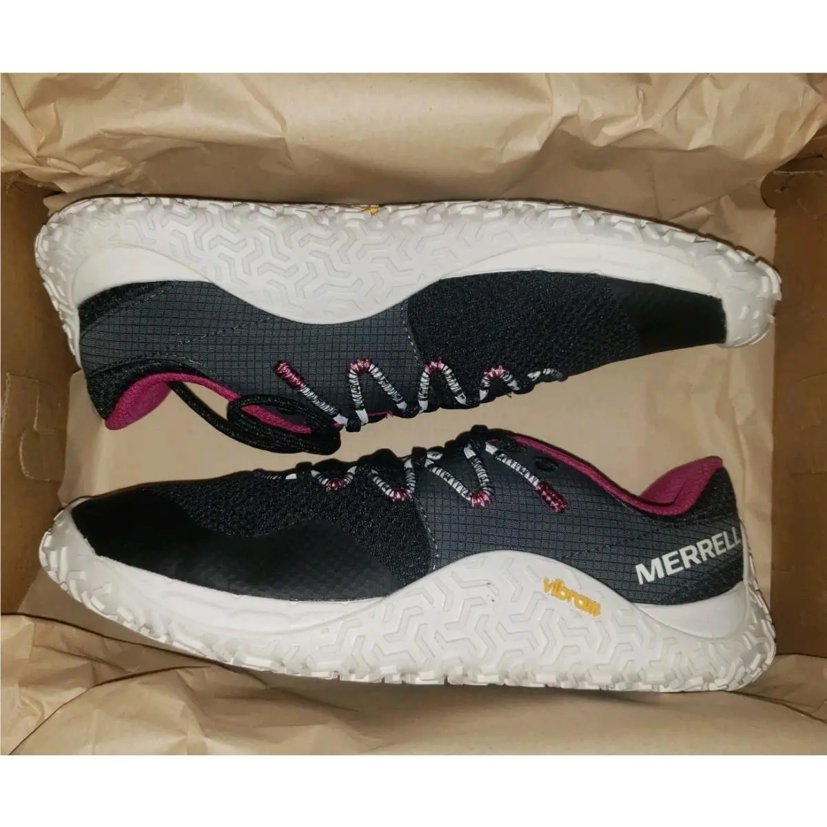 Merrell shoes - MERRELL Glove 7 Barefoot Minimalist - J067706 - BLACK / WHITE 27