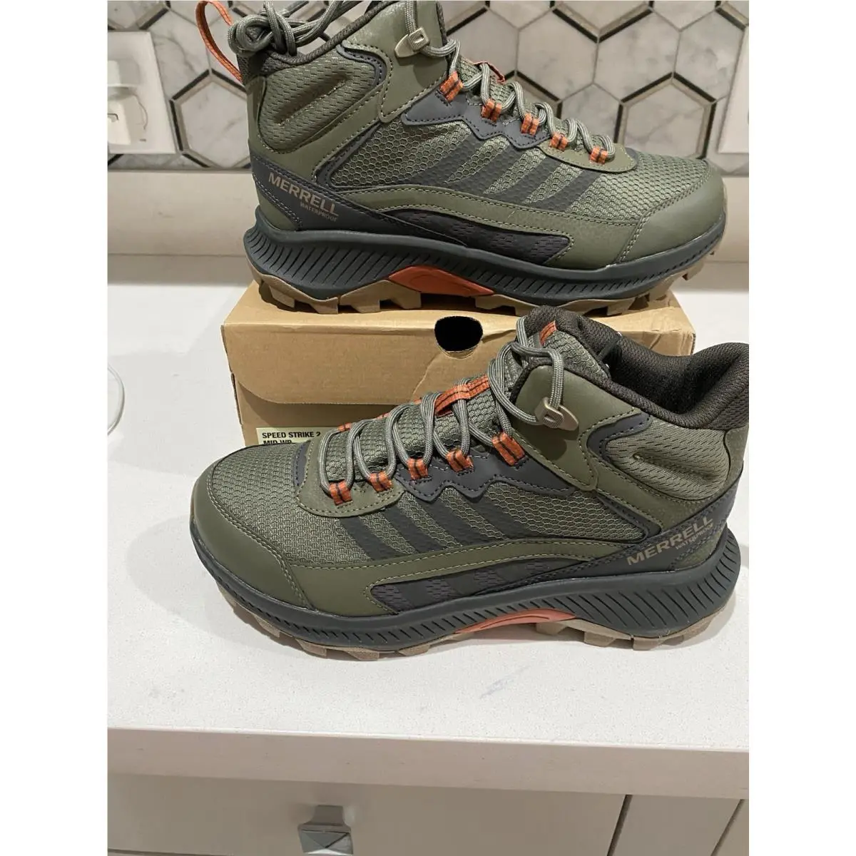 Mens Merrell Speed Strike 2 Mid WP Hiking Boots Shoes Size 8 Wide
