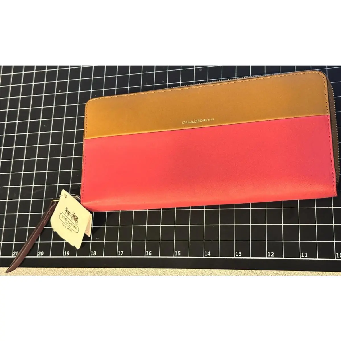 Coach Loganberry Tan Accordian Retro Color Block Zip Wallet 51800 W/tags