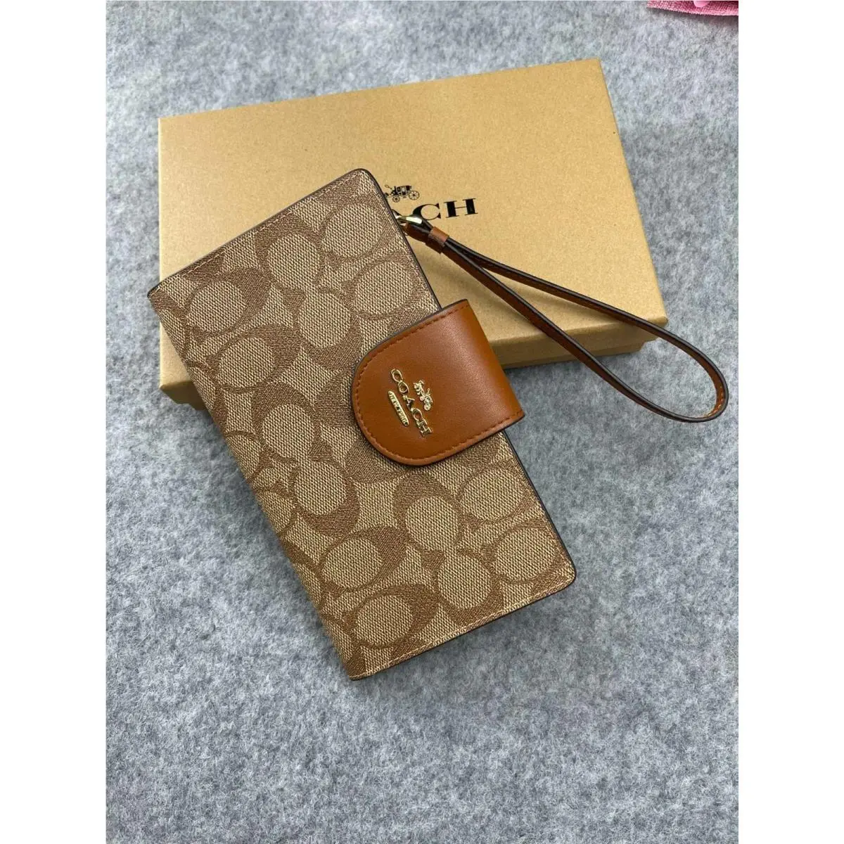 Coach Tech Phone Wallet In Colorblock Signature Canvas Khaki/brown C2874