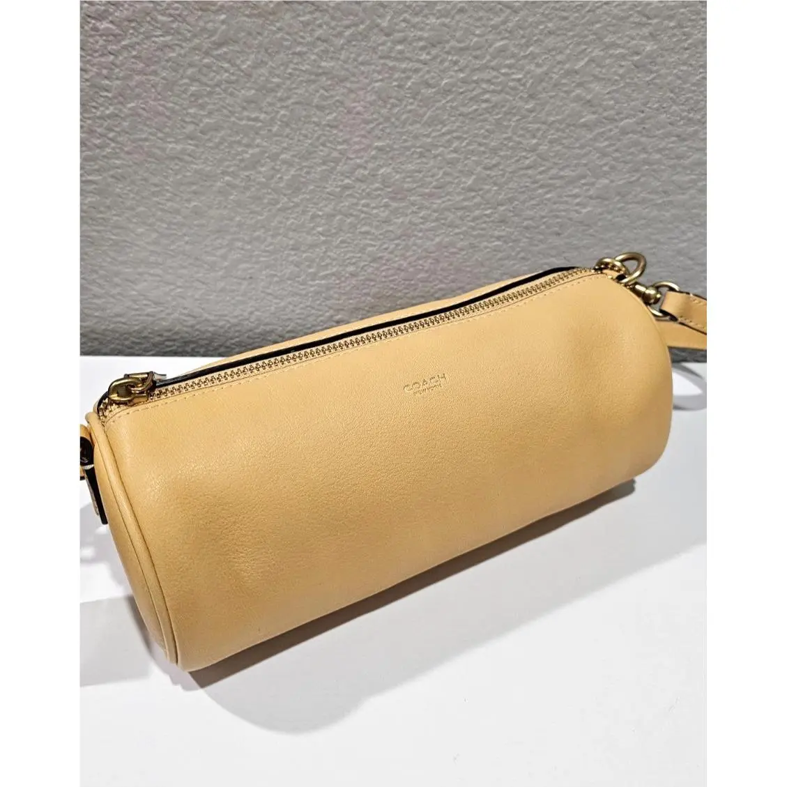 Coach CDY80 Barrel Bag Vanilla Leather Natural Grain Crossbody Shoulder Bag