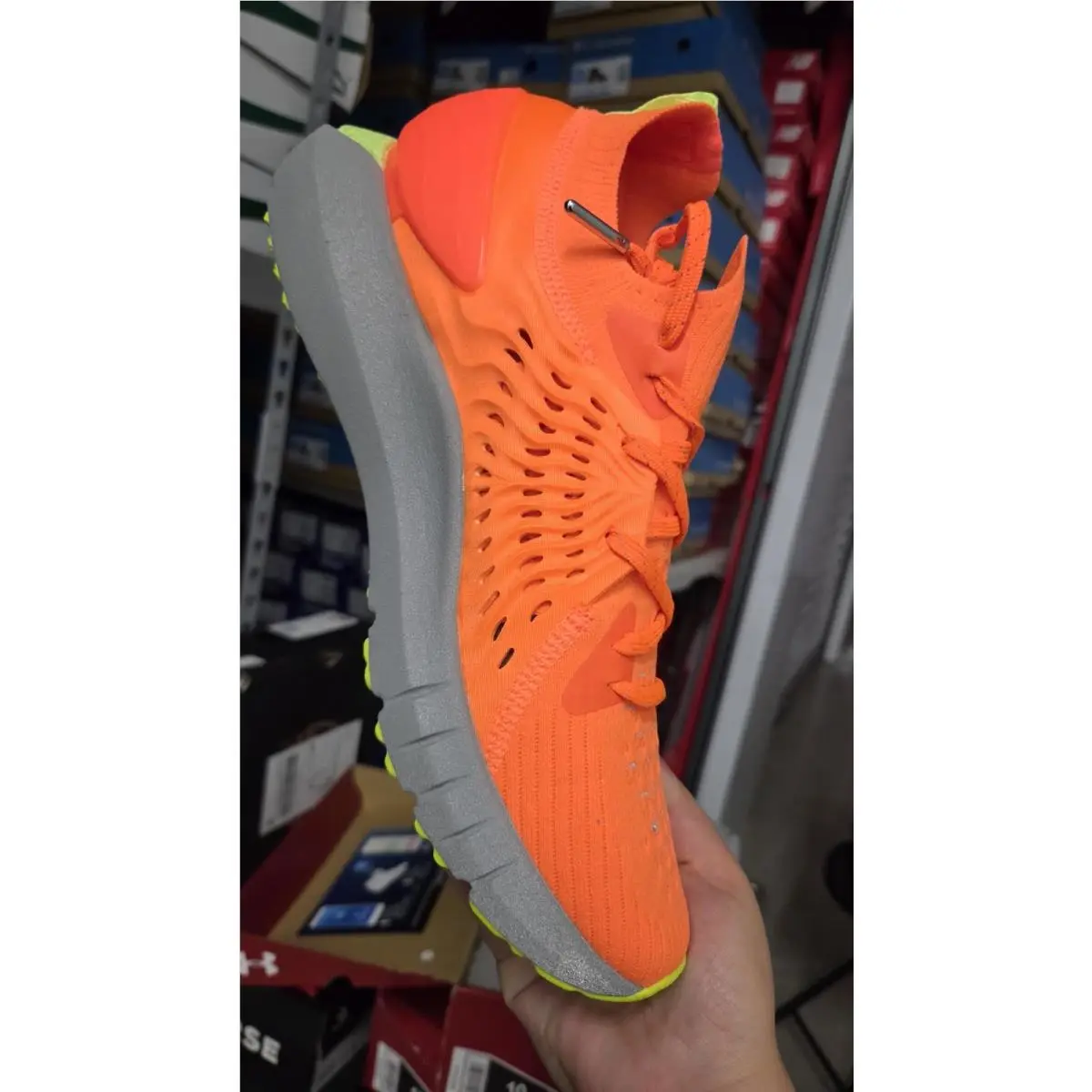 Under Armour shoes - Hovr Phantom RN Connected - 800 - 3023344 - Orange 8