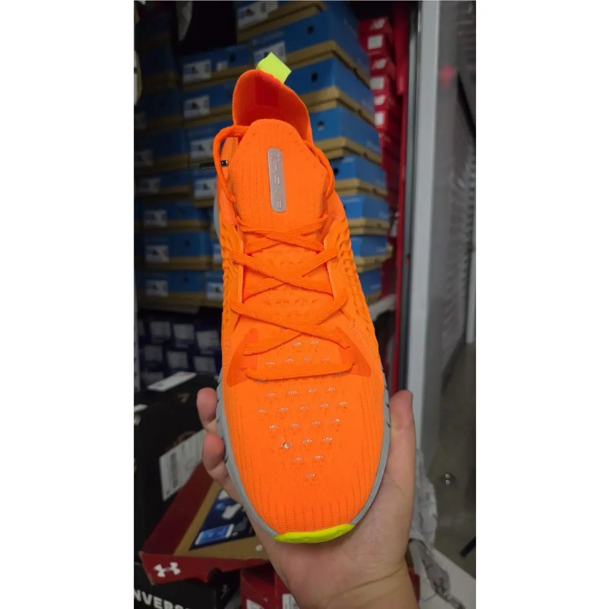 Under Armour shoes - Hovr Phantom RN Connected - 800 - 3023344 - Orange 22