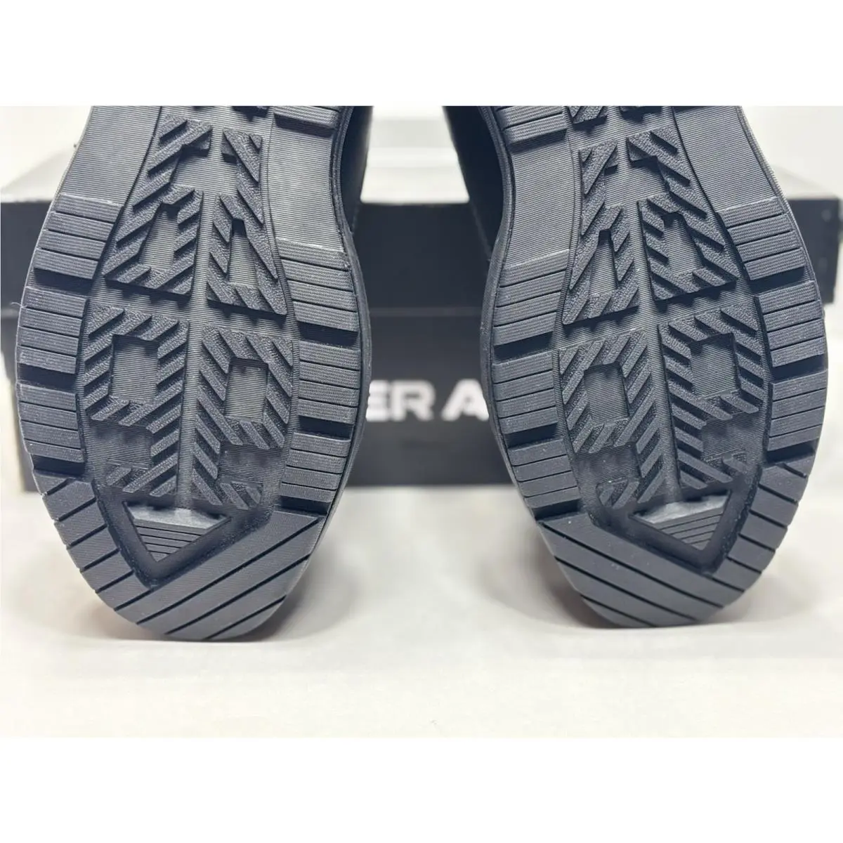 Under Armour shoes - 695 - 6005312 6005312-001 - Black 28