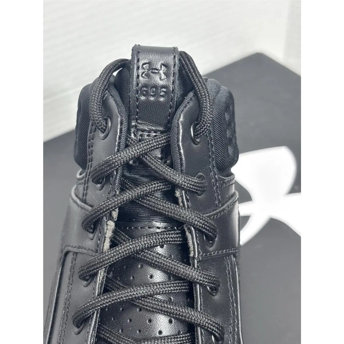 Under Armour shoes - 695 - 6005312 6005312-001 - Black 32
