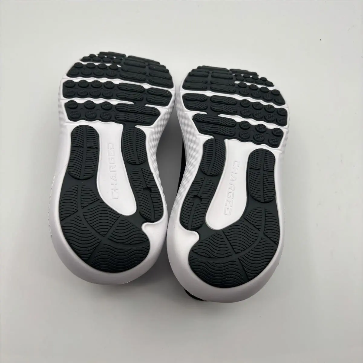 Under Armour shoes - UA Charged Surge 4 - Charged Surge - Black 5