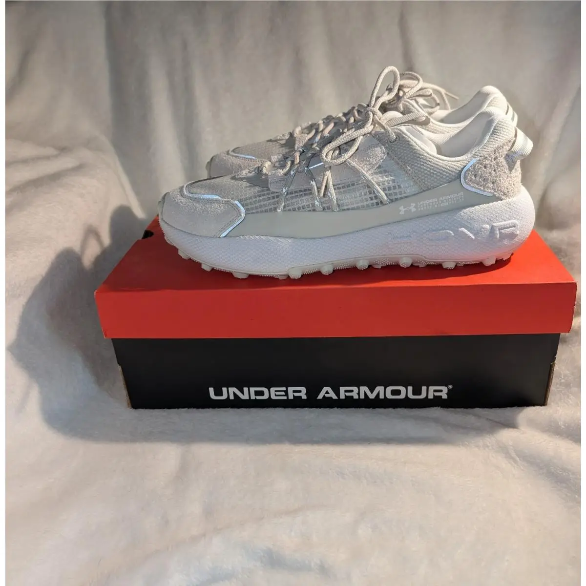 Under Armour Fat Tire Venture Pro Hovr White Suede Men’s 12