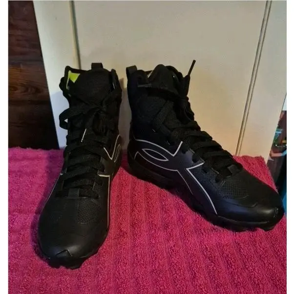 Man`s Sneakers Athletic Shoes Under Armour Spotlight Rm Football Cleats
