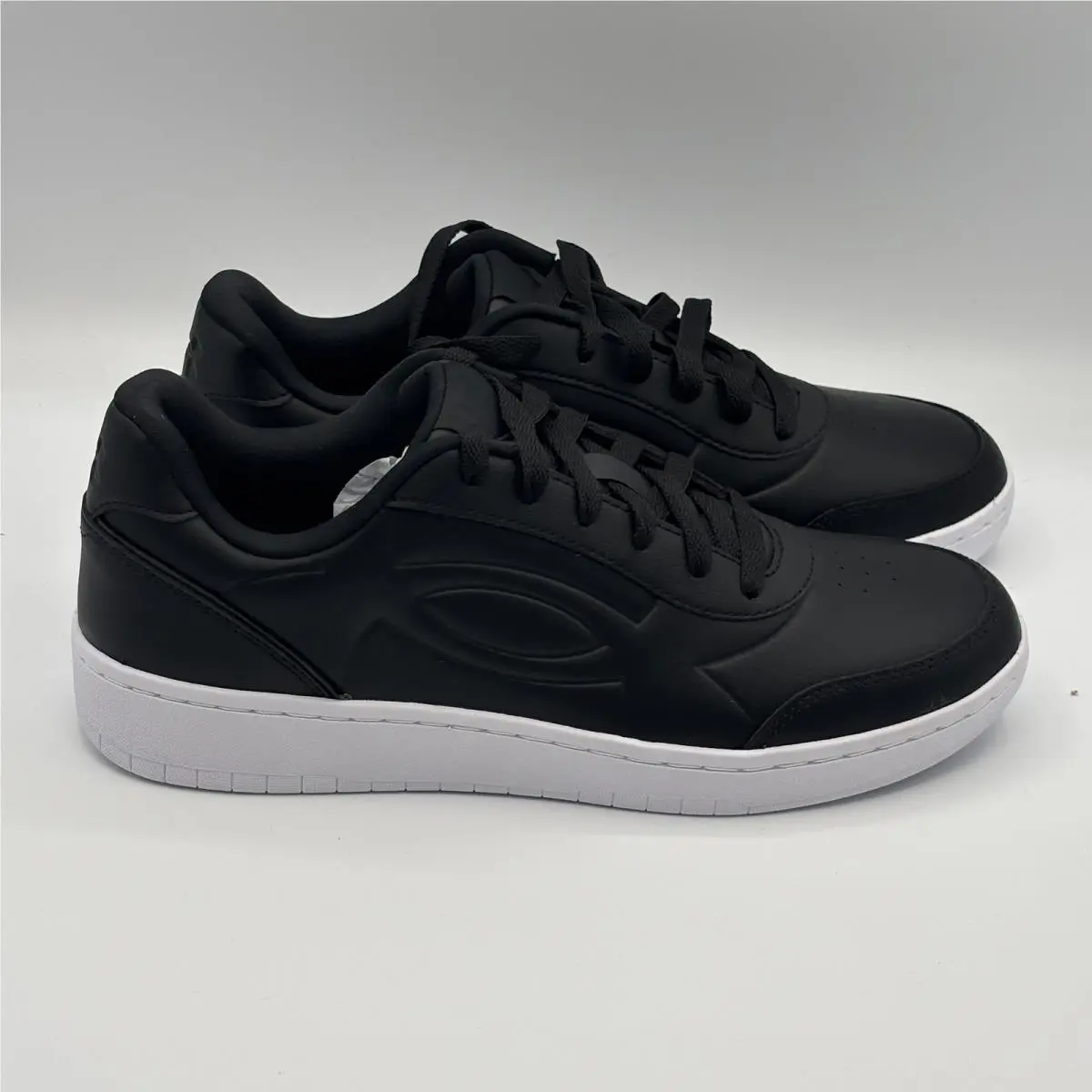 Under Armour UA Tempo Shoes Mens Size 9 Black White Lifestyle 3025795-001